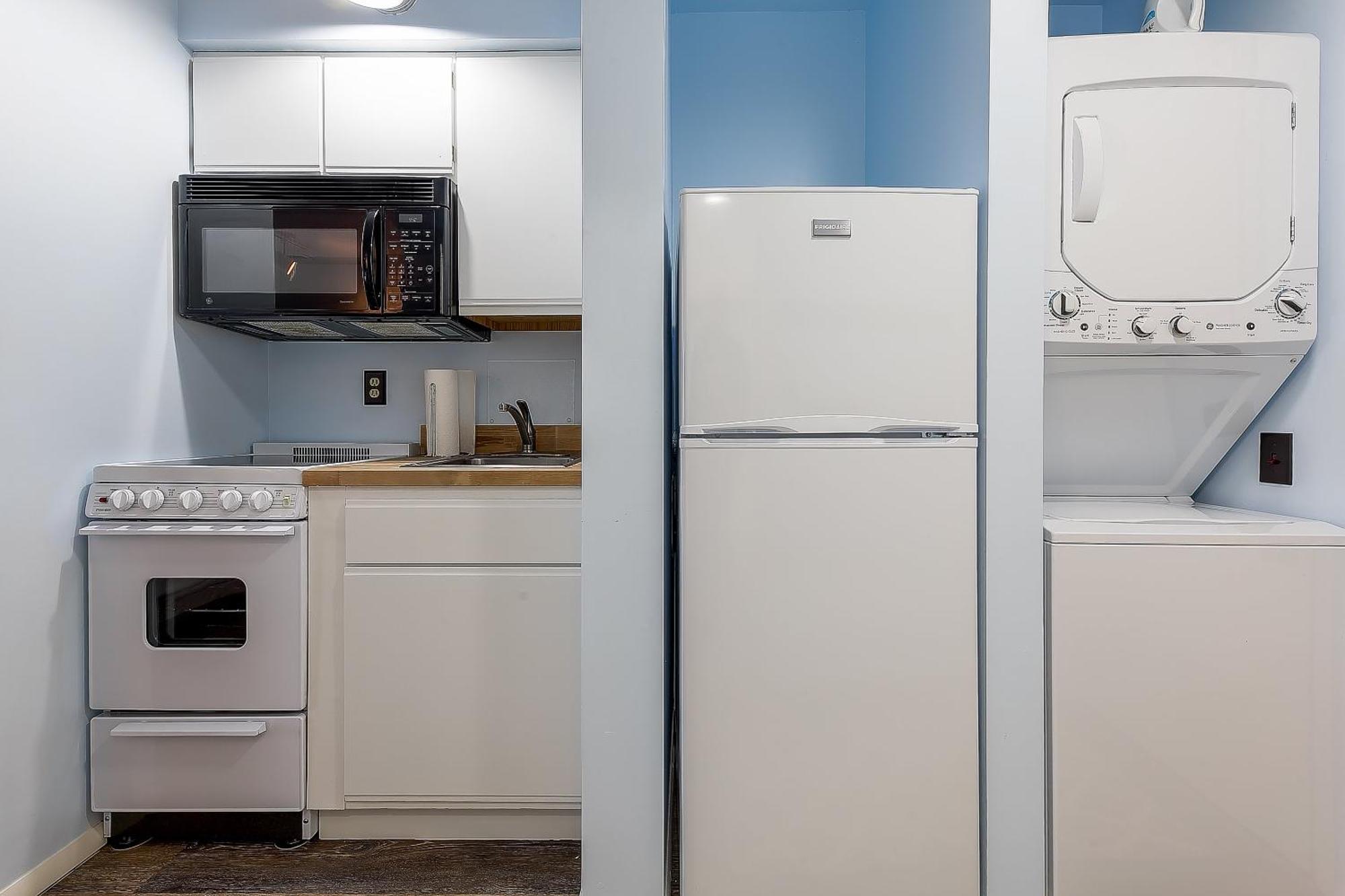Beautiful Lake View Studio Condo At The Shores Traverse Stadt Exterior foto